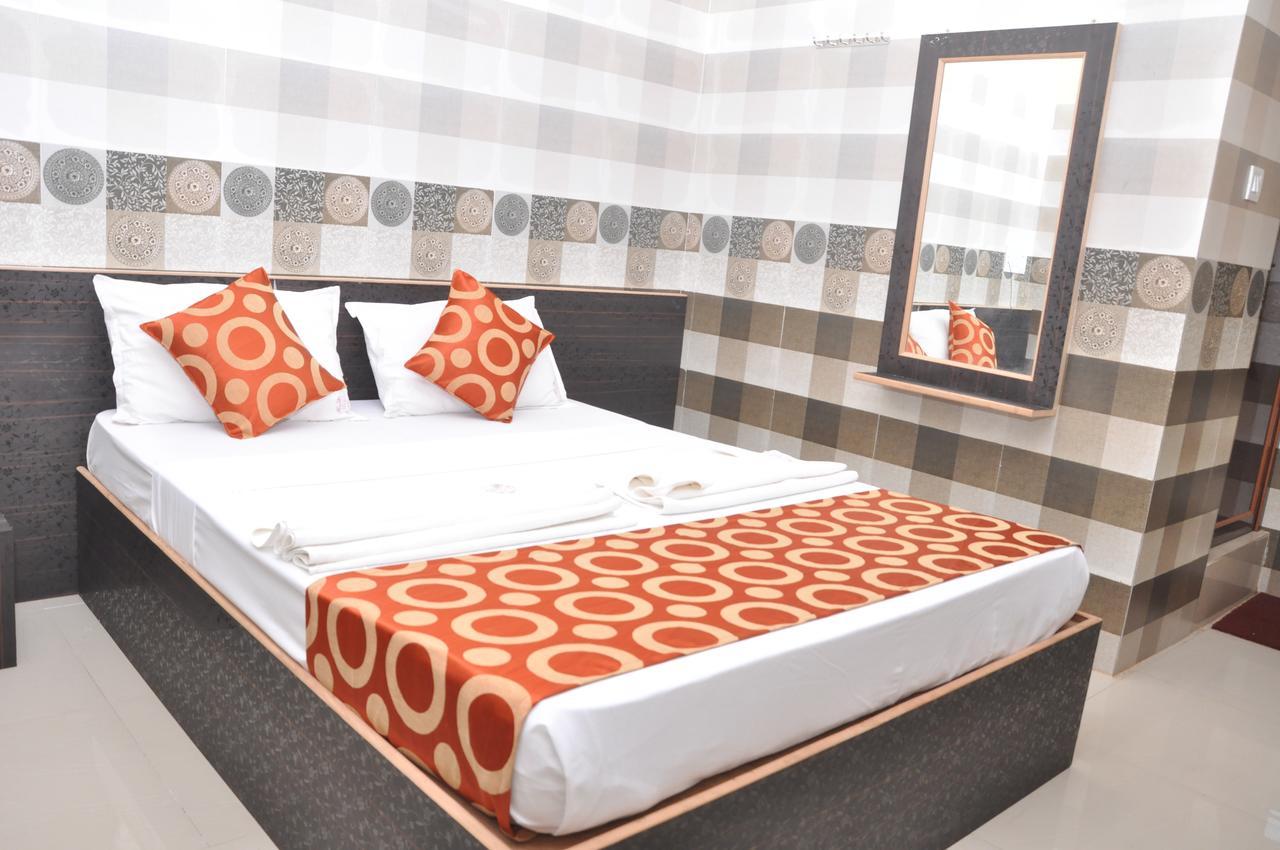 Addhuri Comforts Inn Mysore Exterior foto